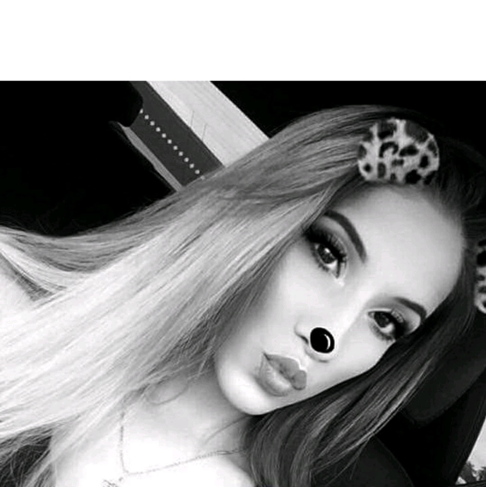 Meet your Posher, Lara